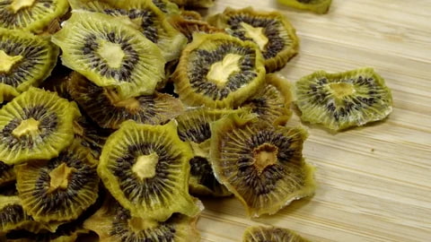 تصویر 2 از کیوی خشک گزینه ای مغذی برای صبحانه و میان وعده های سبک